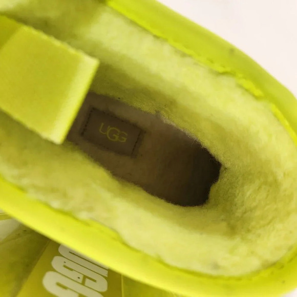 UGG Classic Clear Mini Boots Womens Size 6 Lime Green With Shoe Box - Picture 9 of 10